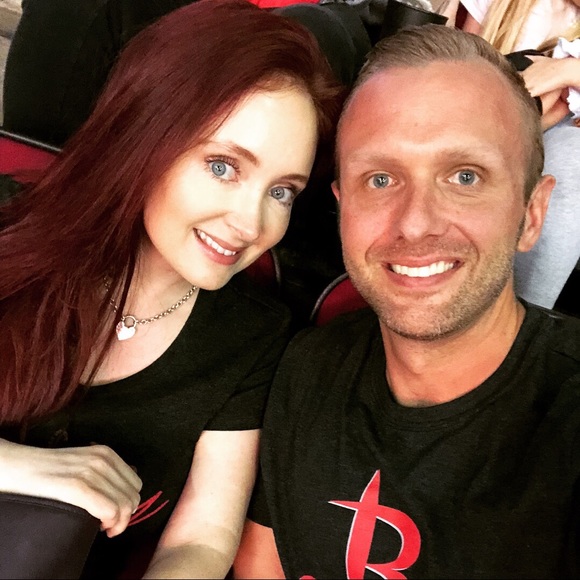 Welcome to my closet!! 💗💅🏻👠💄💍👗💋 - Picture 2 of 5